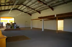 Photos Commerce Villecroze 83690