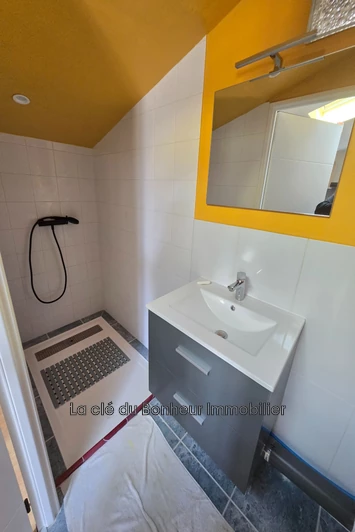 Location appartement Roumoules  