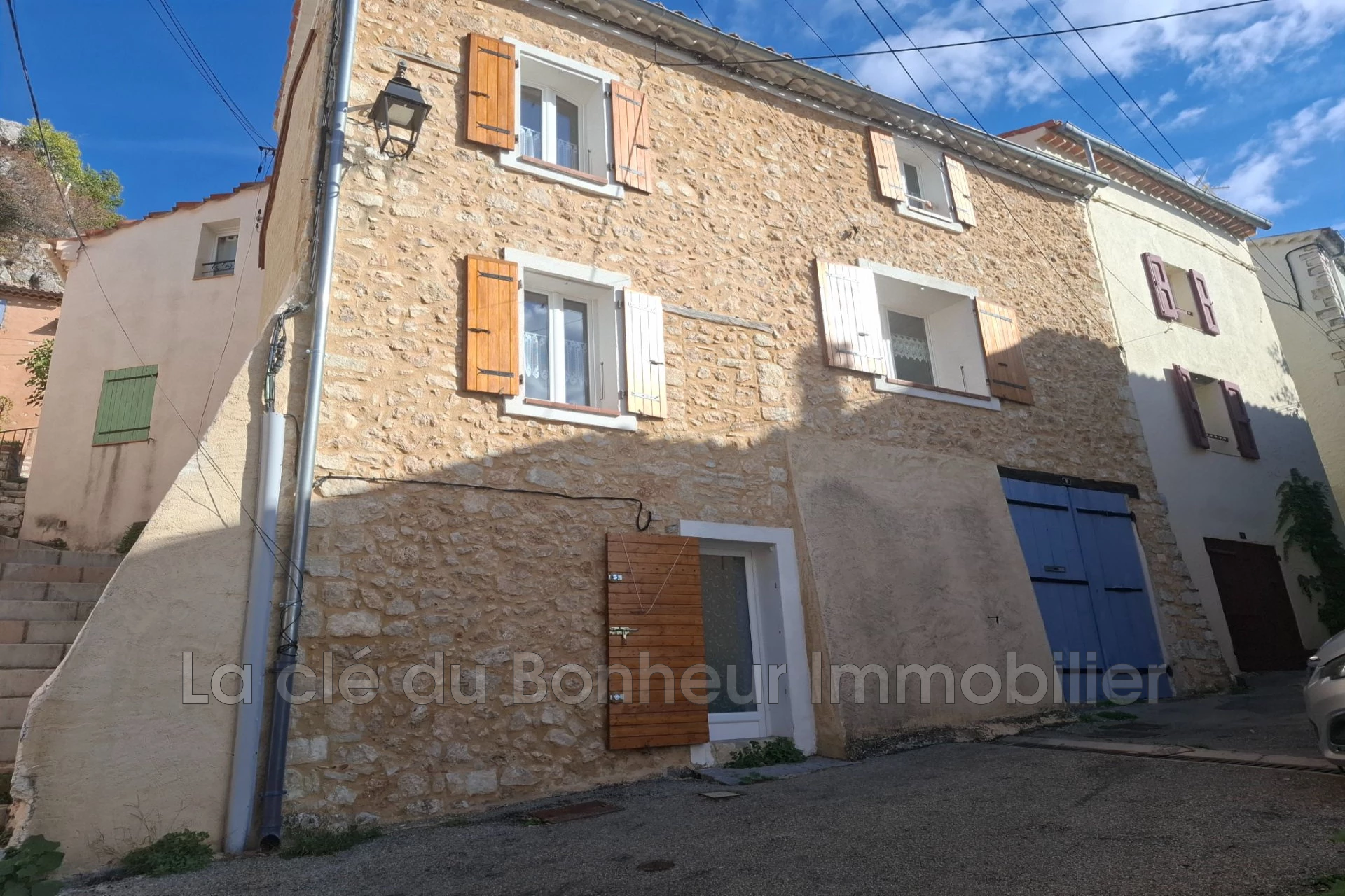 Maison 5 pièces 105 m² · à Aiguines · 105 m² · 215 000 €
