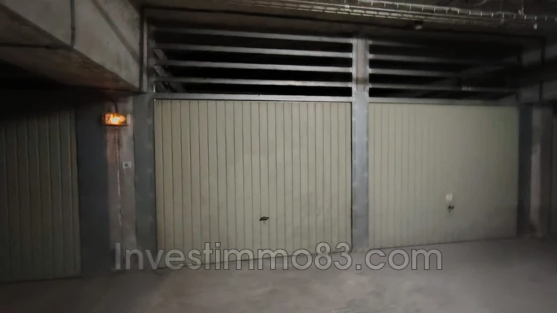 Photo n°2 - Location Garage box fermé Hyères 83400 - 135 €