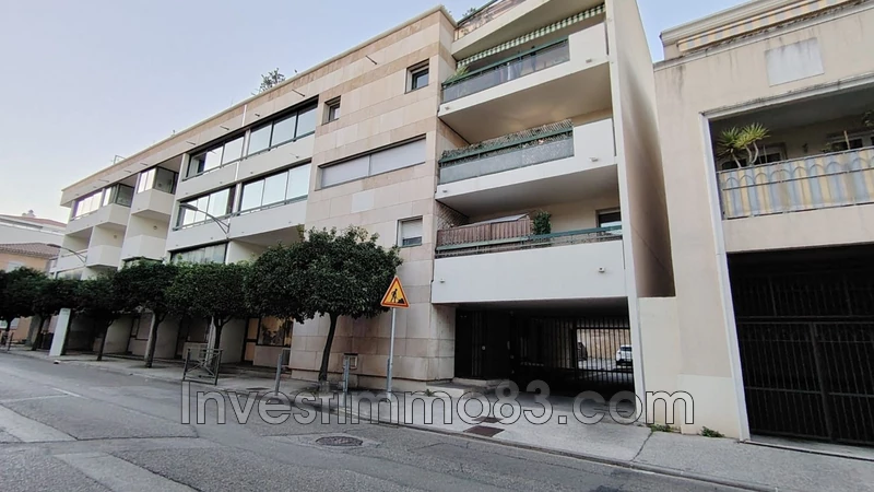 Photo n°3 - Location Garage box fermé Hyères 83400 - 135 €