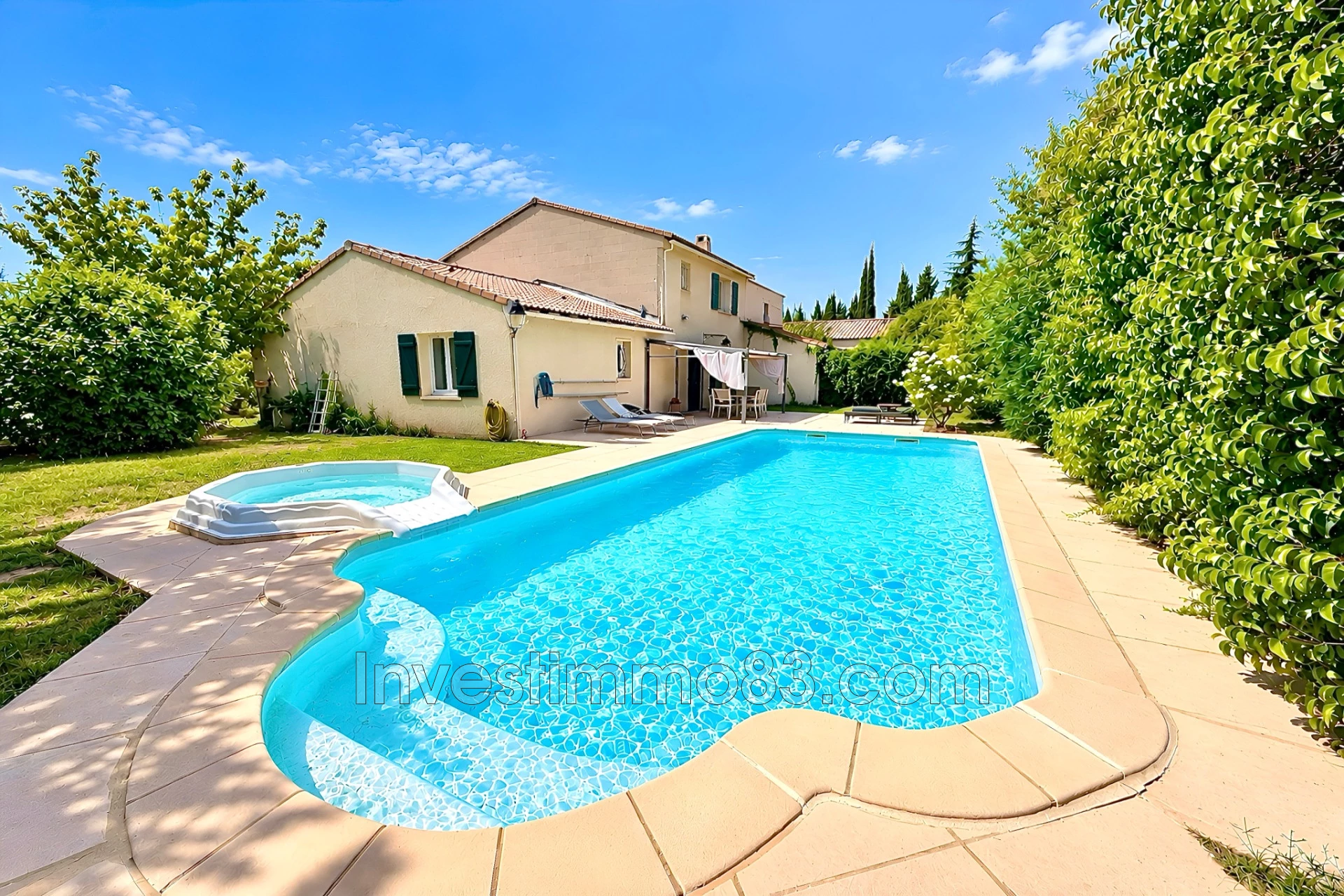Maison 6 pièces 200 m² · à Pourrières · 200 m² · 599 000 €