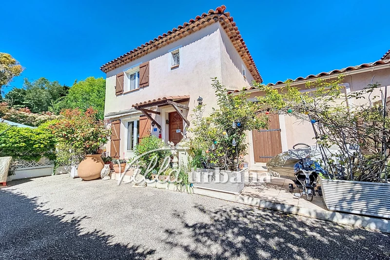 maison  4 pièces  Antibes Puy  100 m² -   