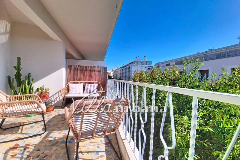 appartement  2 pièces  Antibes Centre-ville  44 m² -   