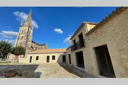 Professionnel local commercial Lesparre-Médoc  