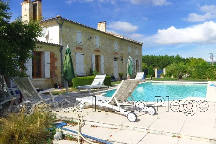 Maison 4 pièces 242 m² · à Campagne · 242 m² · 420 000 €