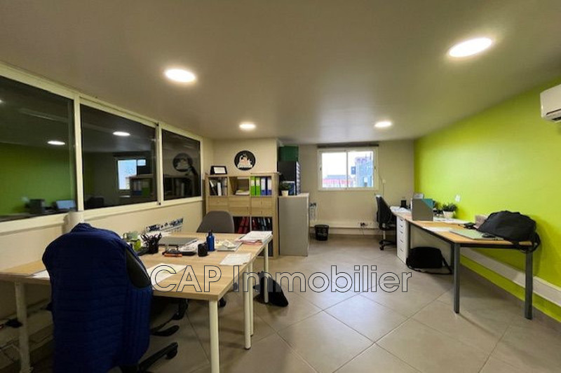 Professionnel entrepôt Claira  