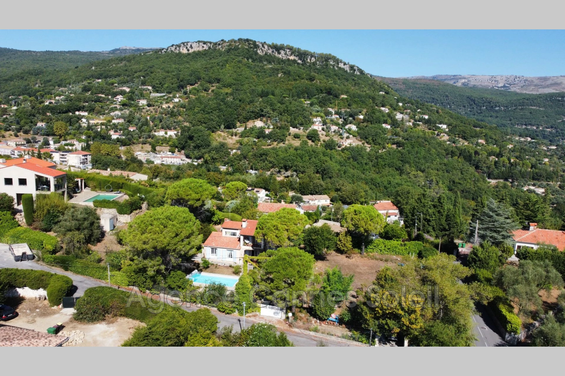 Maison 5 pièces 110 m² · à Châteauneuf-Grasse · 110 m² · 770 000 €