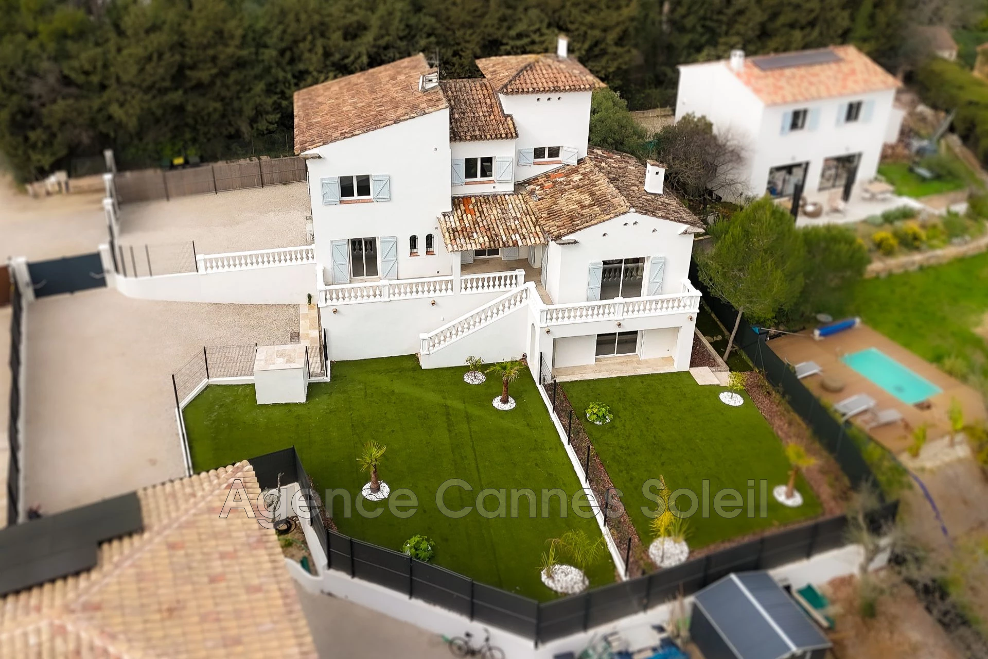 Maison 6 pièces 170 m² · à La Roquette-sur-Siagne · 170 m² · 750 000 €
