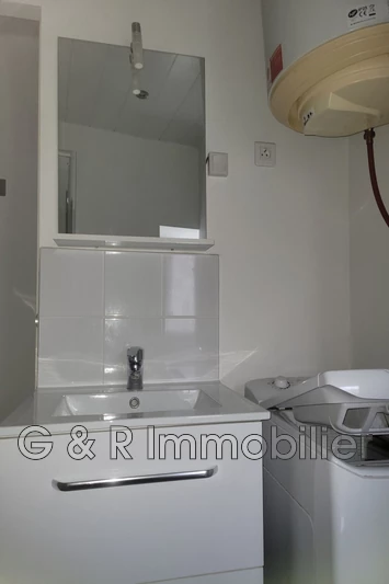 Location appartement Cuges-les-Pins  