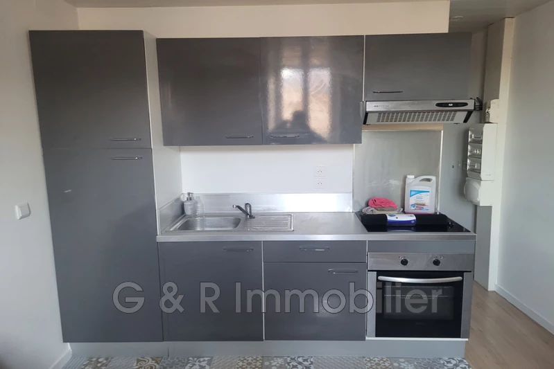 Location appartement Cuges-les-Pins  