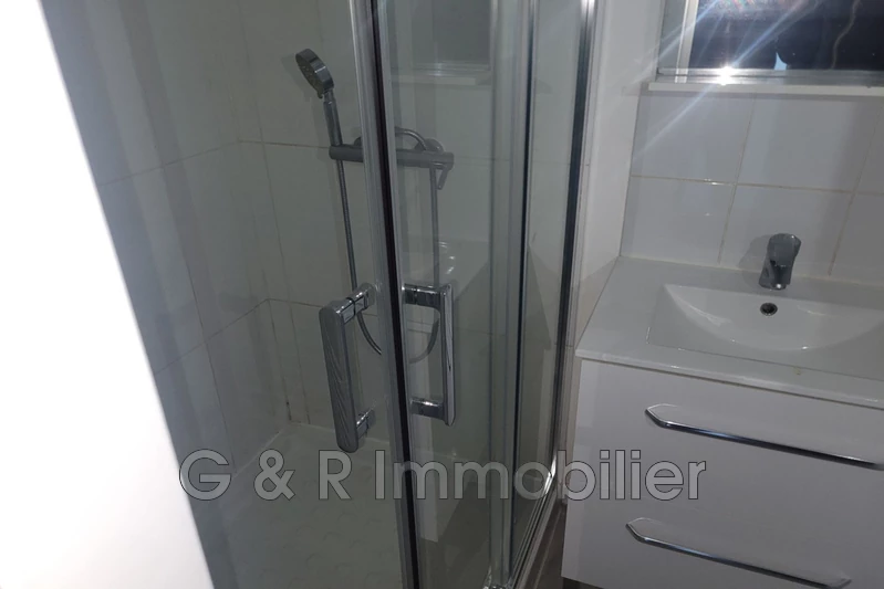Location appartement Cuges-les-Pins  