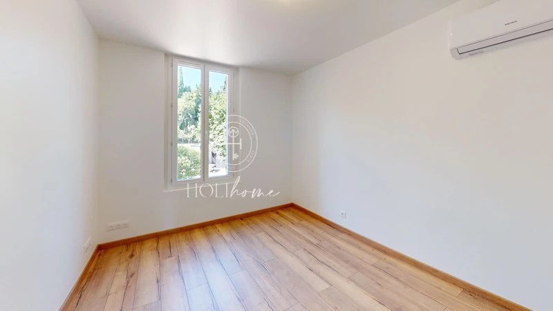 Location appartement Mimet  