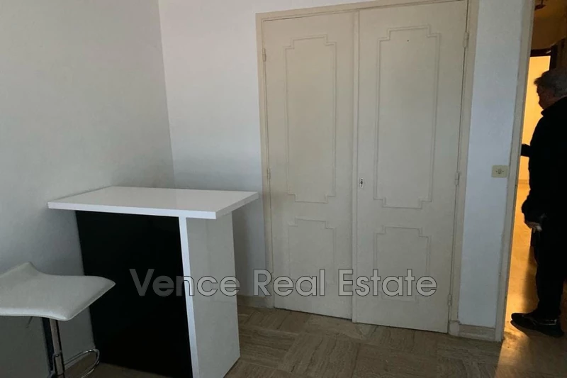 Location appartement Vence  