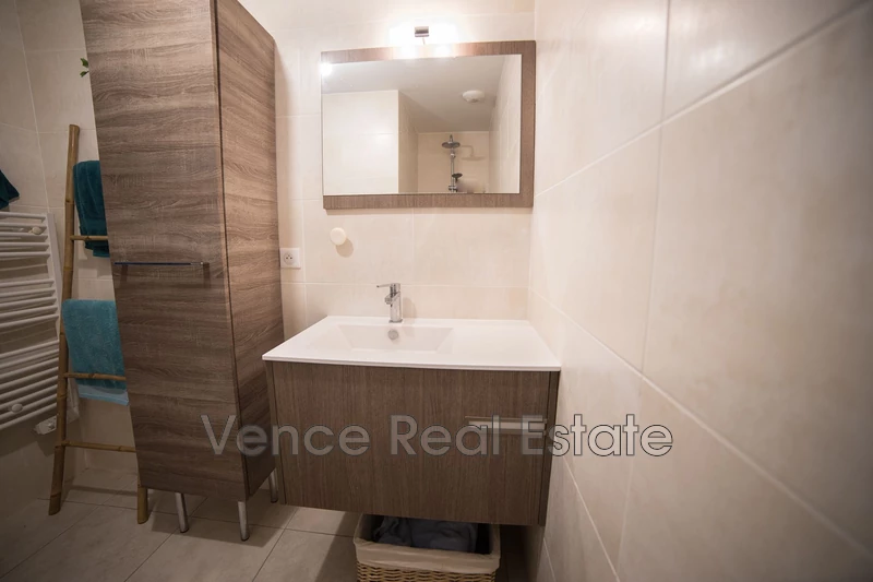Location appartement Vence  