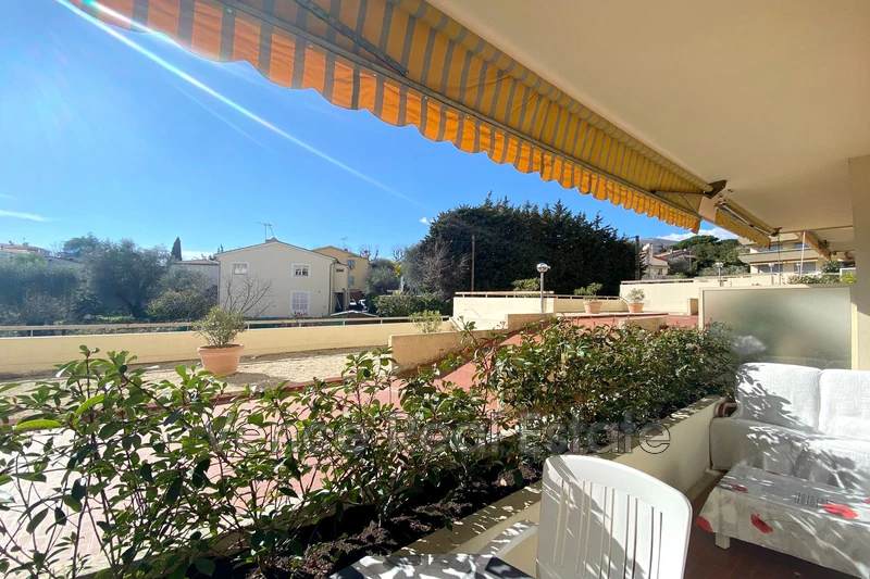 Photo Apartment Vence  Vacation rental apartment  1 room   33&nbsp;m&sup2;