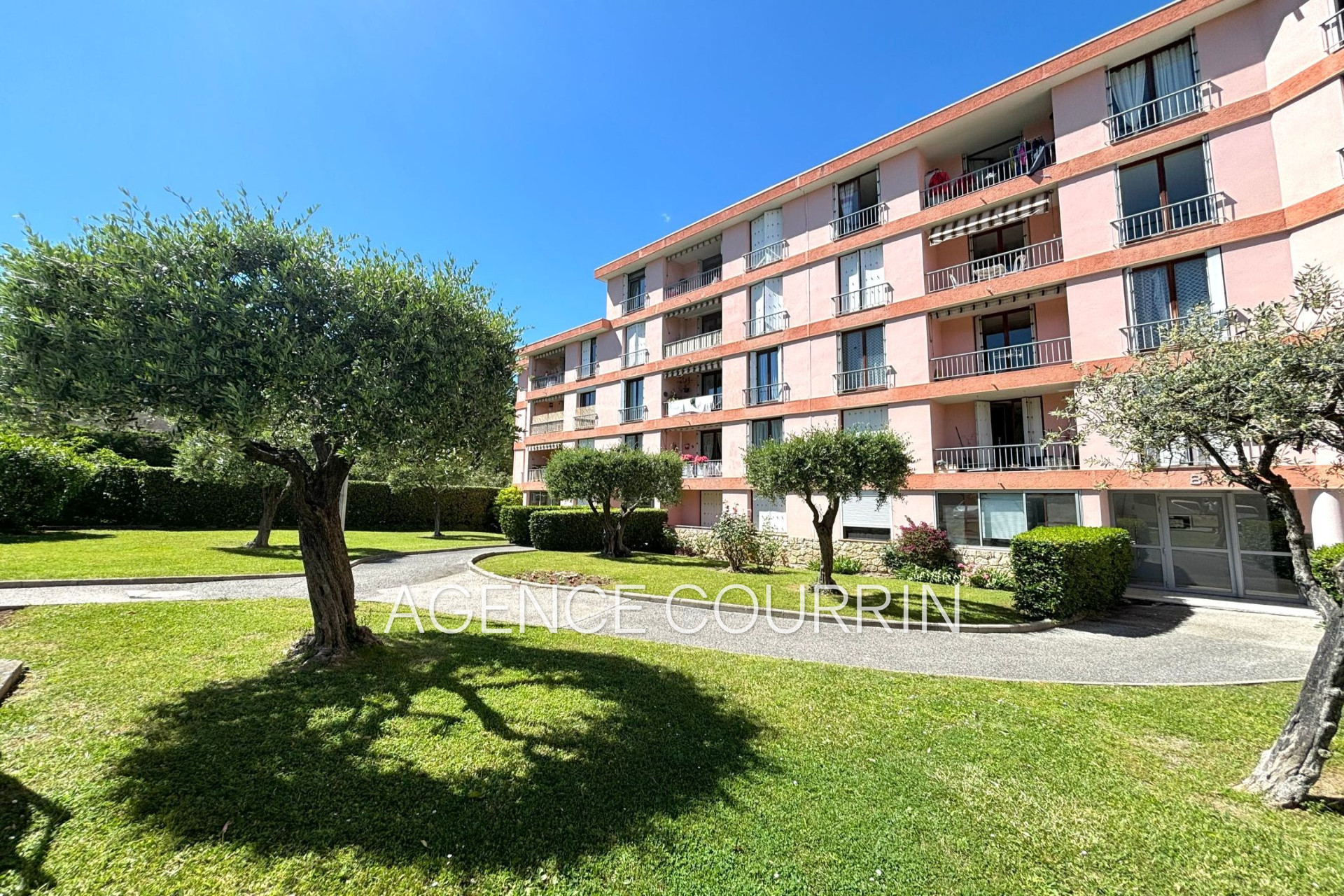 Vente Appartement 71m² à Grasse (06130) - Agence Courrin