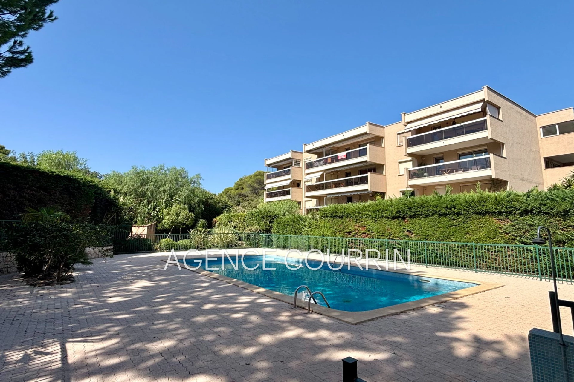 Appartement 1 pièce 32 m² · à Antibes · 32 m² · 235 000 €