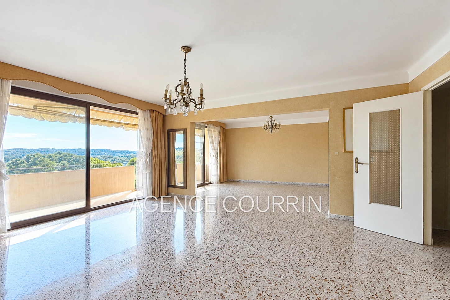 Appartement 4 pièces 92 m² · à Grasse · 92 m² · 249 000 €