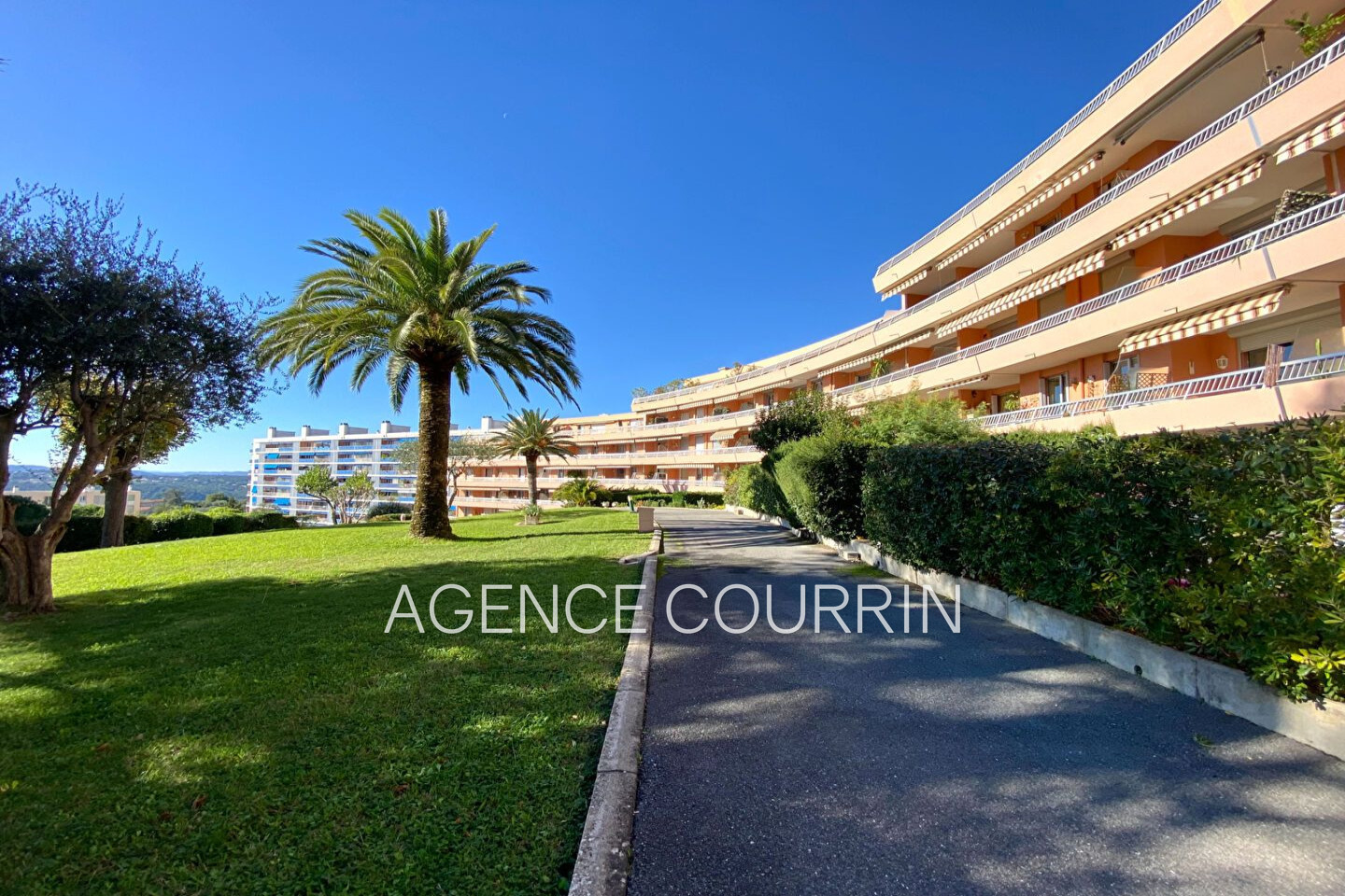 Vente Appartement 61m² à Grasse (06130) - Agence Courrin
