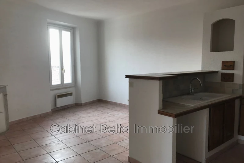 Photo n°2 - Location appartement Ollioules 83190 - 710 €
