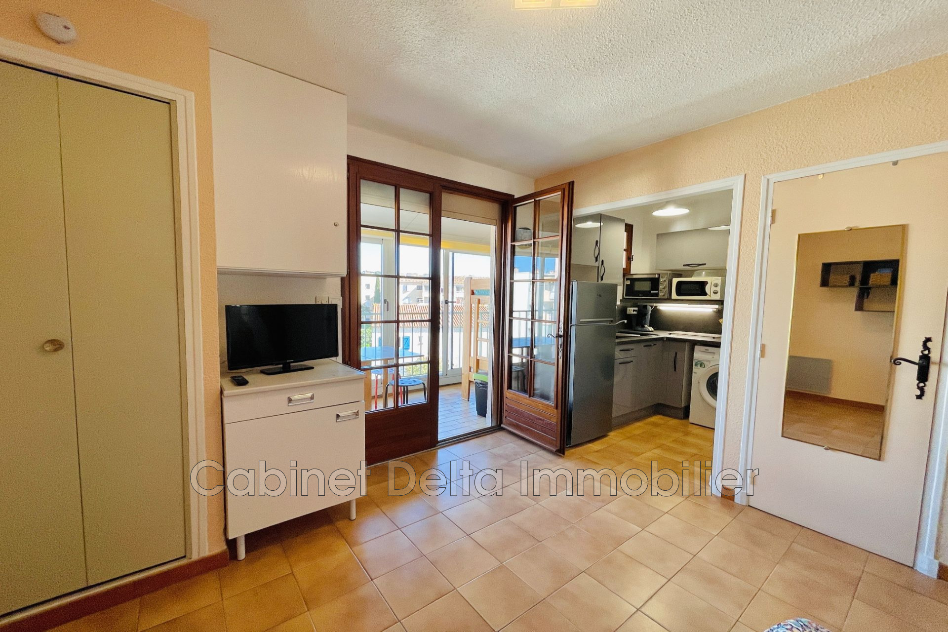 Location vacances appartement studio SanarysurMer Proche plages 24 m²