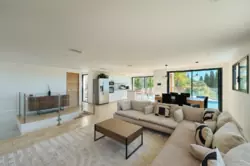 Photos  Maison Villa contemporaine à vendre La Garde 83130