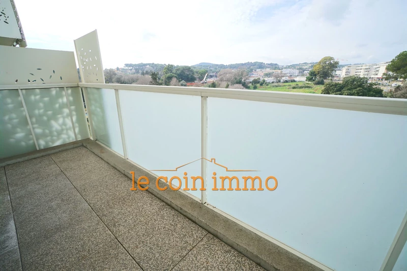 appartement  2 pièces  Antibes Combes  40 m² -   