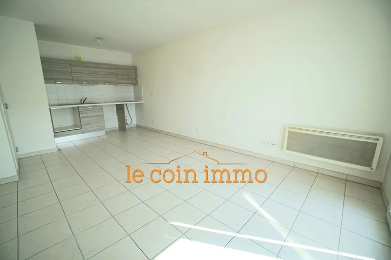appartement  2 pièces  Antibes Combes  40 m² -   