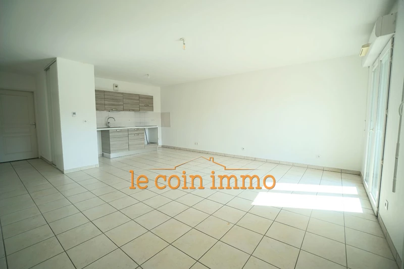 appartement  3 pièces  Antibes Combes  70 m² -   
