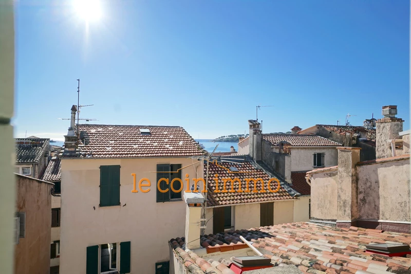 maison  4 rooms  Antibes Old town  61 m² -   