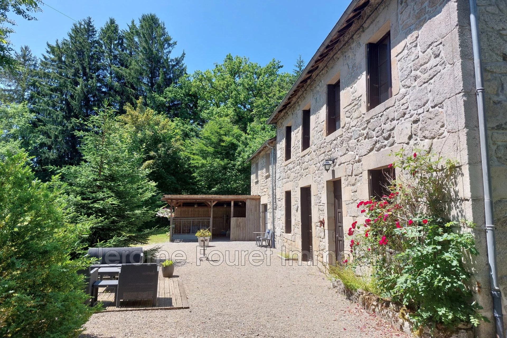 Maison 12 pièces 298 m² · à Campagne · 298 m² · 317 600 €