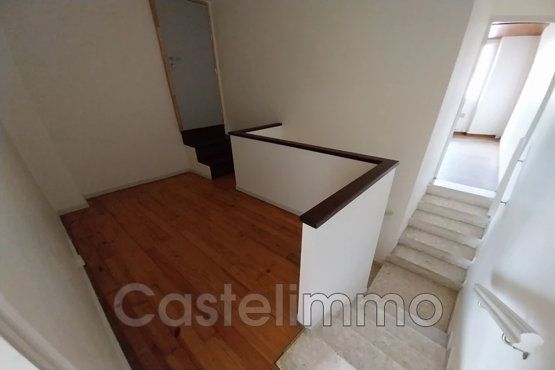 Location maison de village Lavit  