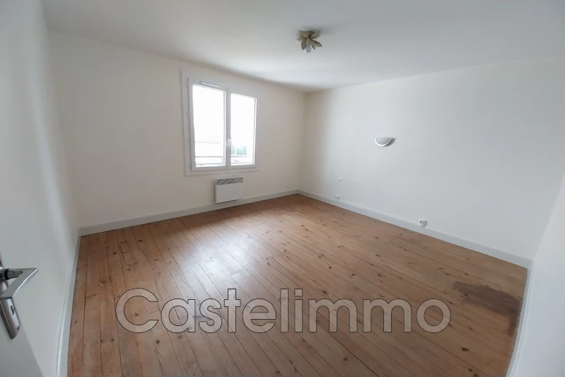 Location maison de village Lavit  
