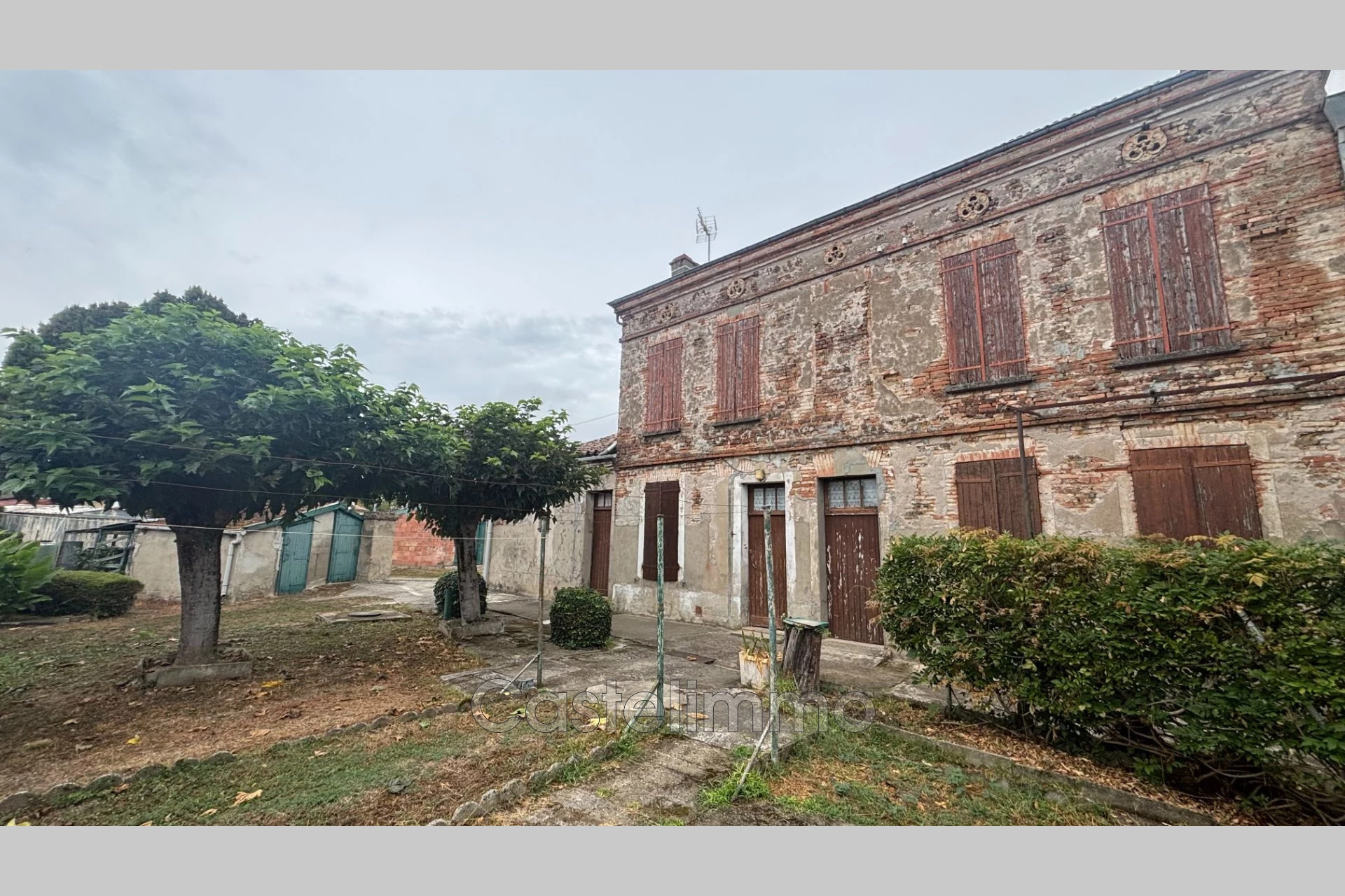 Maison 9 pièces 129 m² · à Castelsarrasin · 129 m² · 110 000 €