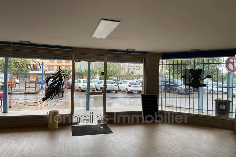 Professionnel local commercial Tonneins  