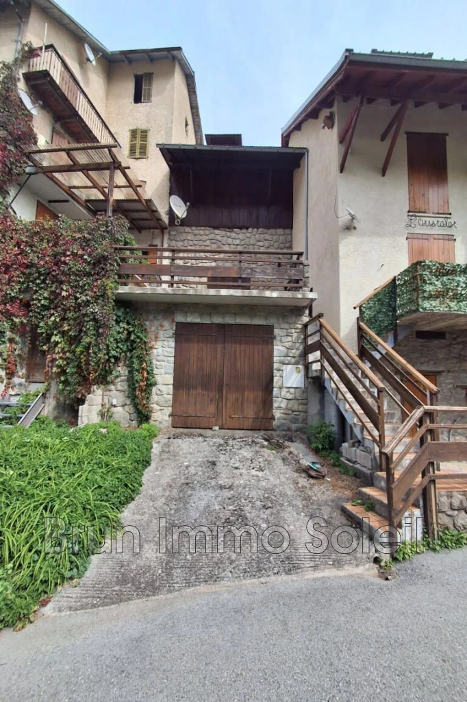 Maison 65 m² · à Entraunes · 65 m² · 120 000 €