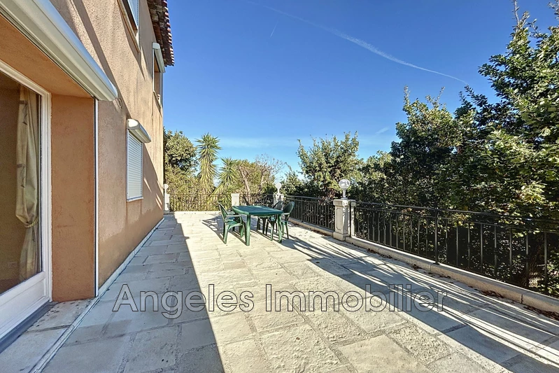 Location rez-de-jardin Vallauris  