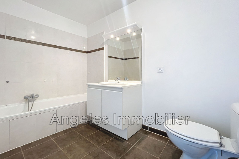 Location appartement Antibes  