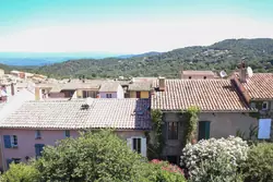 Location saisonnière maison de village La Garde-Freinet  