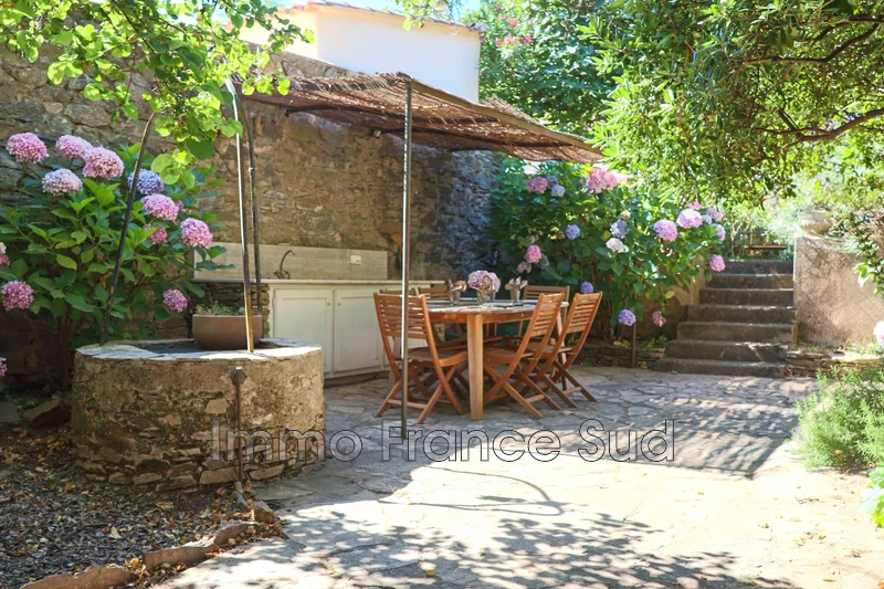 Location saisonnière maison de village La Garde-Freinet  