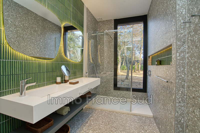 Location saisonnière villa contemporaine Grimaud  