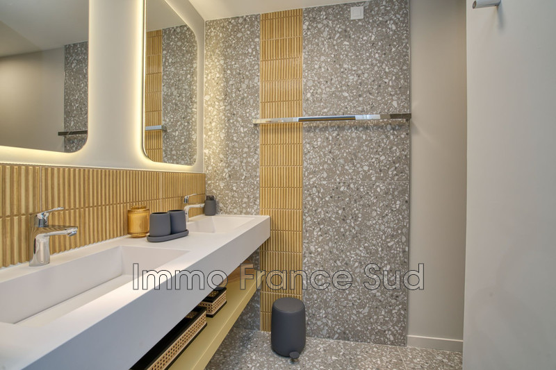 Location saisonnière villa contemporaine Grimaud  