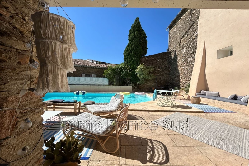 Location saisonnière maison de village La Garde-Freinet  