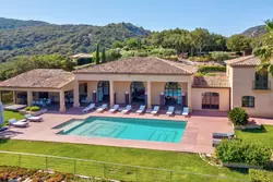 Location saisonnière villa Grimaud  