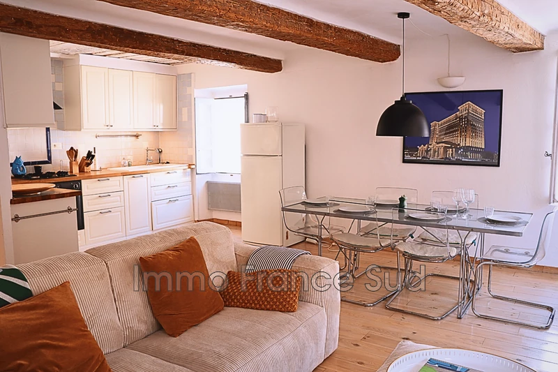 Location saisonnière maison de village Paris  