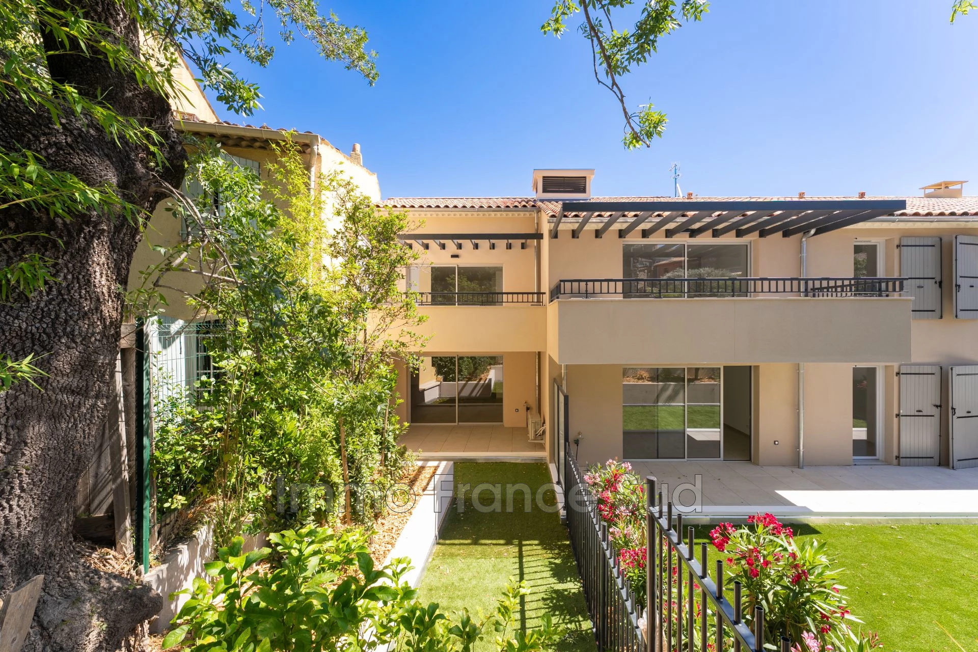 Appartement 4 pièces 105 m² · à La Garde-Freinet · 105 m² · 439 000 €