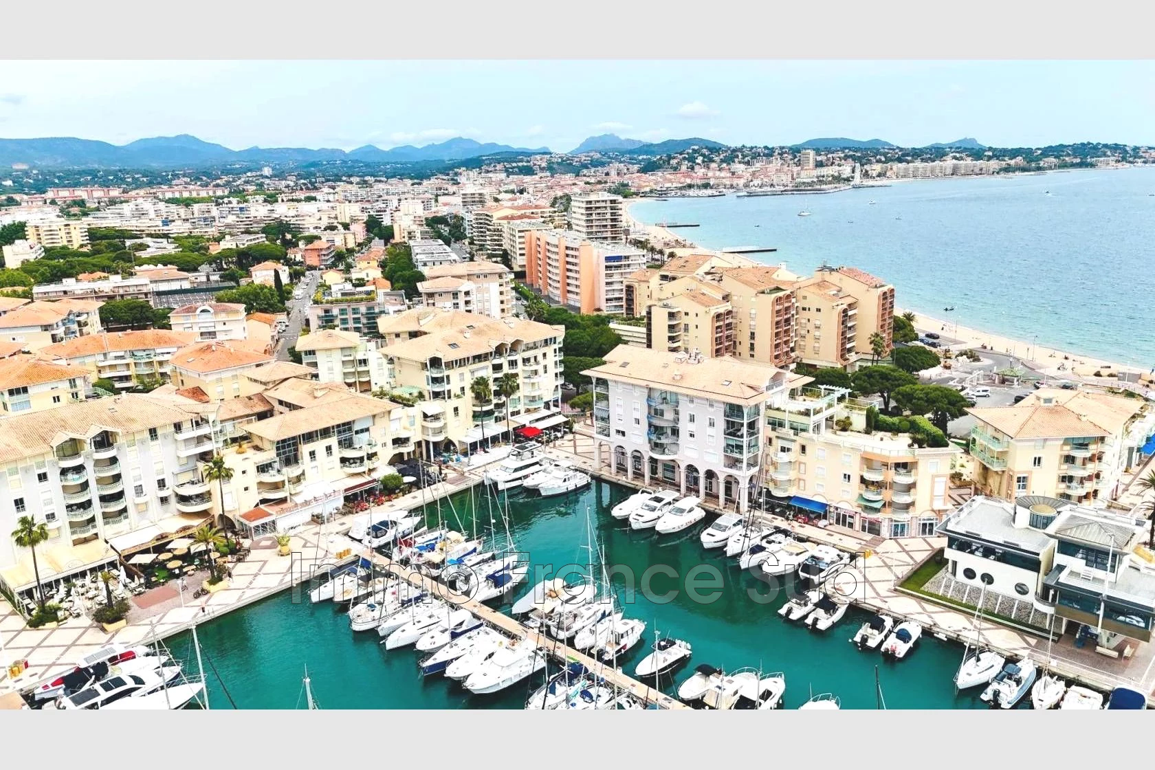 Appartement 3 pièces 20 m² · à Fréjus · 20 m² · 580 000 €