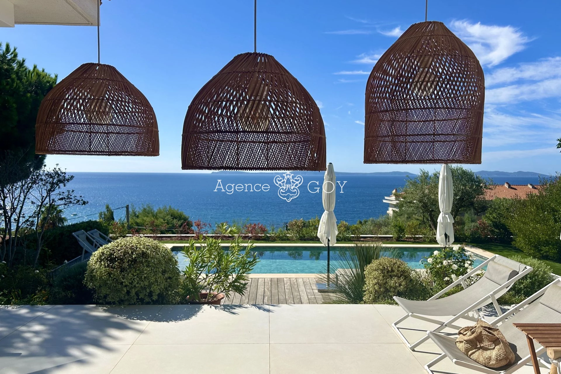 Location vacances villa 5 pièces Rayol-Canadel-sur-Mer Proche plages