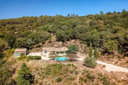 Photos  Maison de campagne à vendre La Garde-Freinet 83680